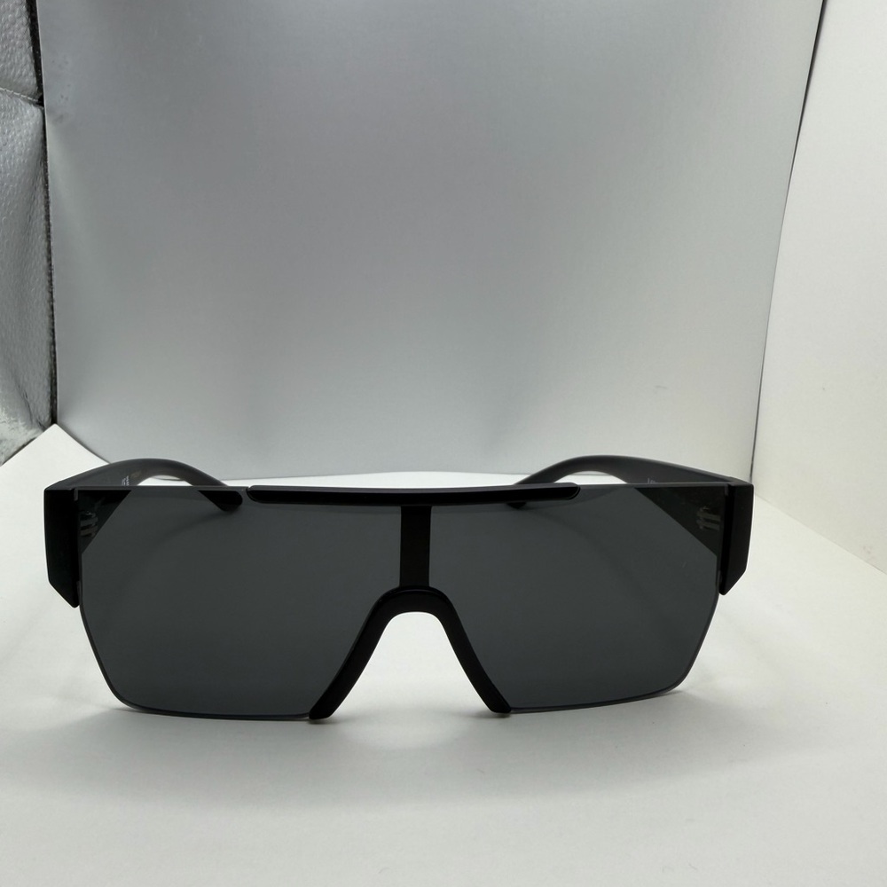 Burberry Sleek Black Sunglasses - Picture 3 of 7